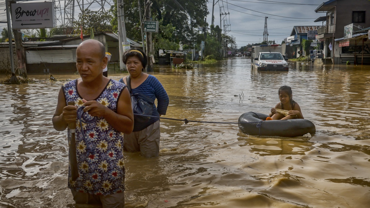 Петима загинали при преминаването на тайфуна "Нору" във Филипините