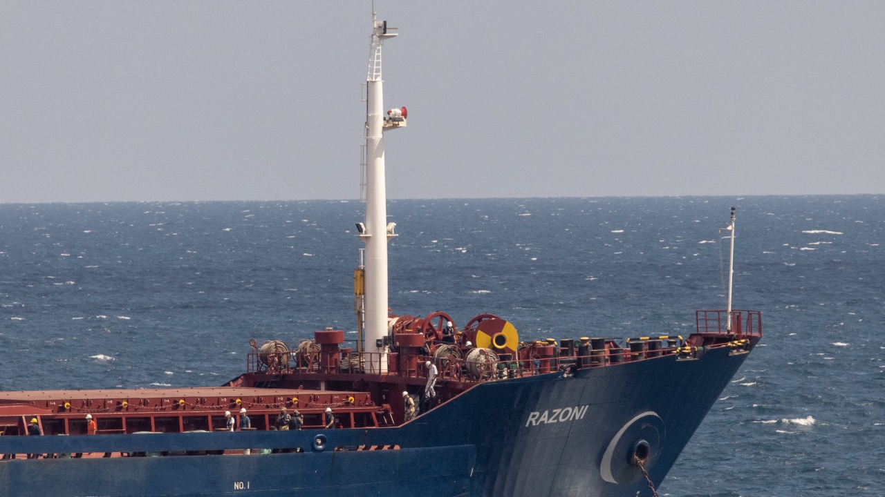 Кораб с над 1000 тона помощи за Украйна отплава от Марсилия