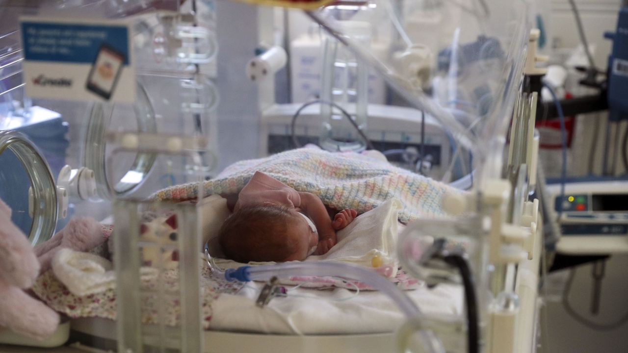 Лекари спасиха бебе със сърдечна недостатъчност, тежащо 970 грама