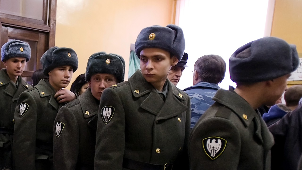 Русия отваря още бюра за набиране на войници на границите си