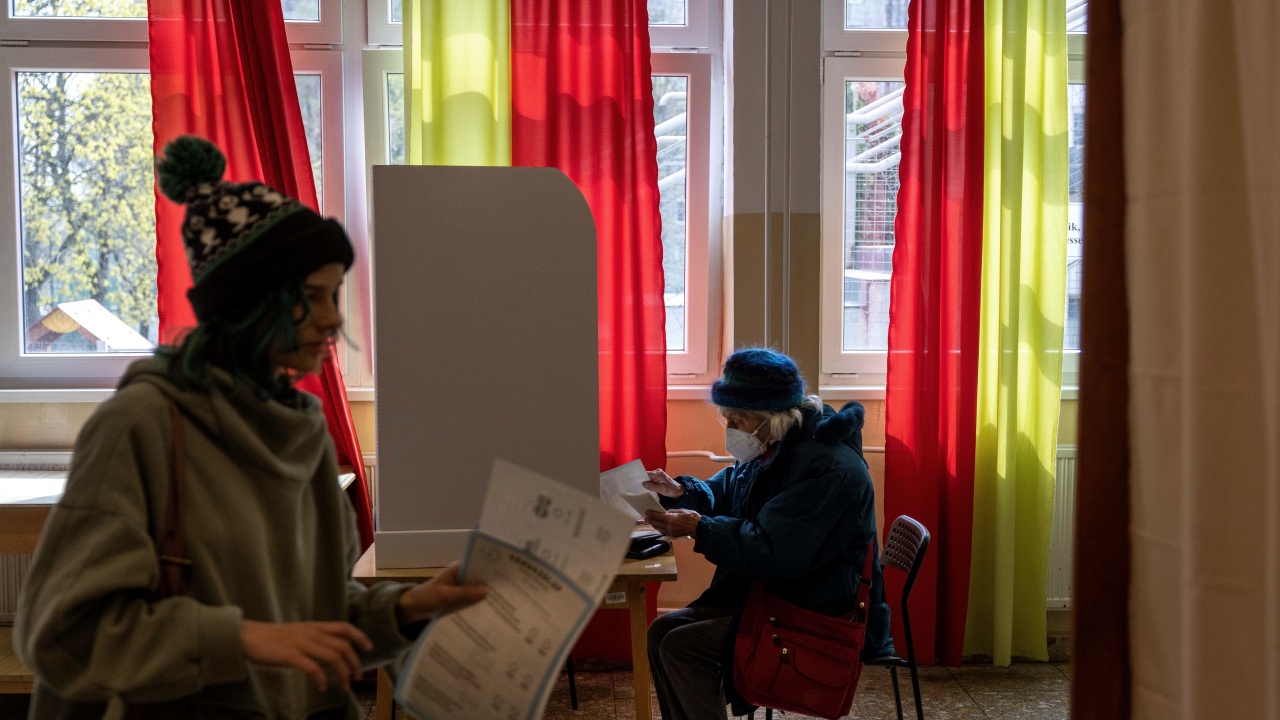 Съветът за сигурност на ООН гласува резолюция, осъждаща референдумите в Украйна