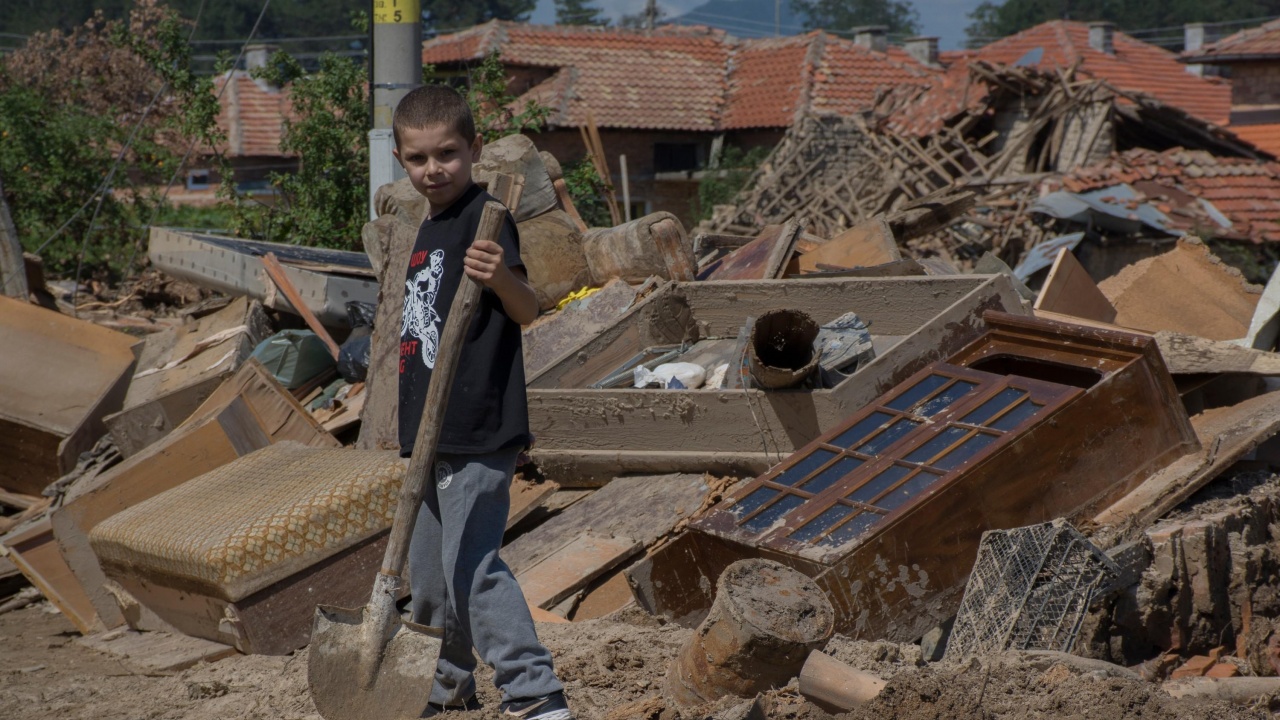 Община „Родопи“ дава 10 000 лева на пострадалите от наводненията села в Карловско