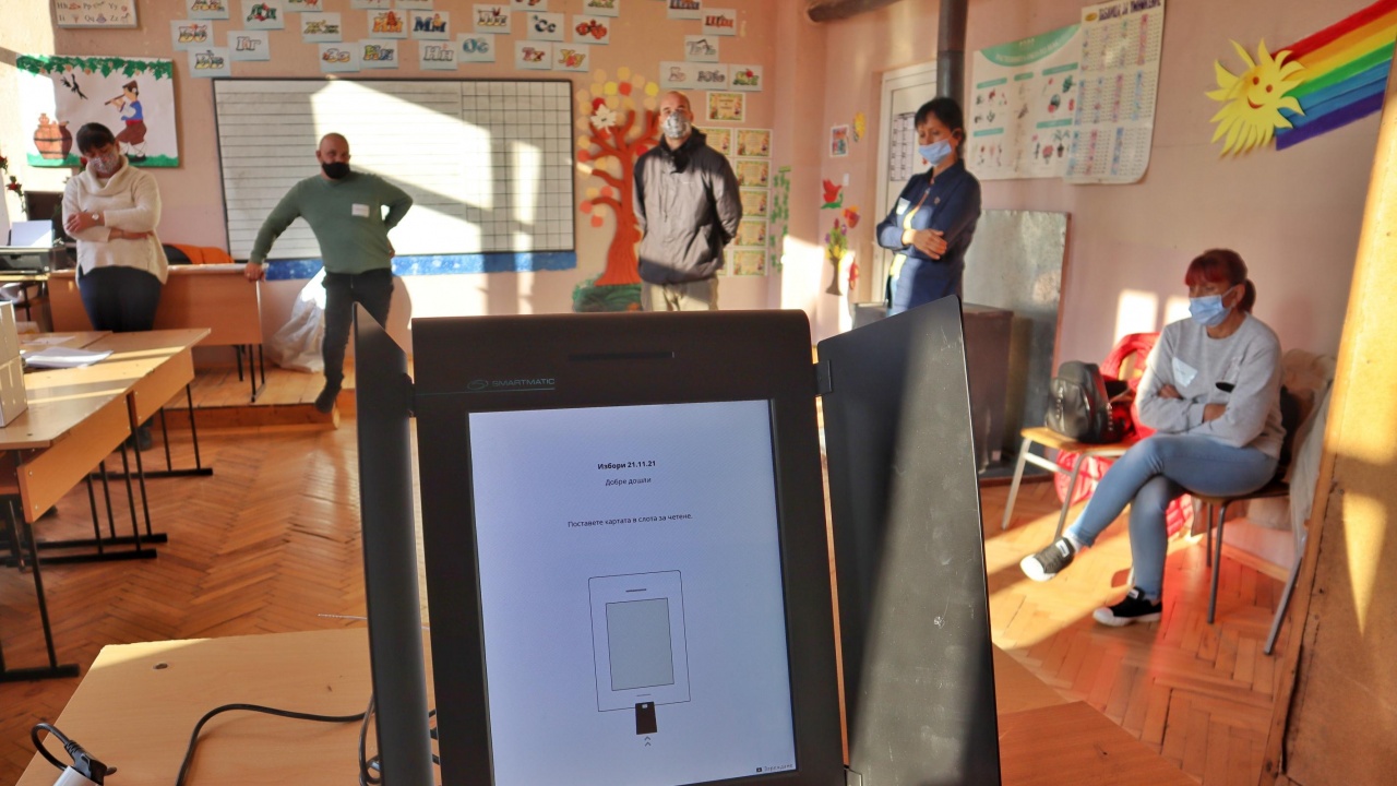 В последния момент: Заменят членове от СИК в Смолянско в първите часове на изборния ден