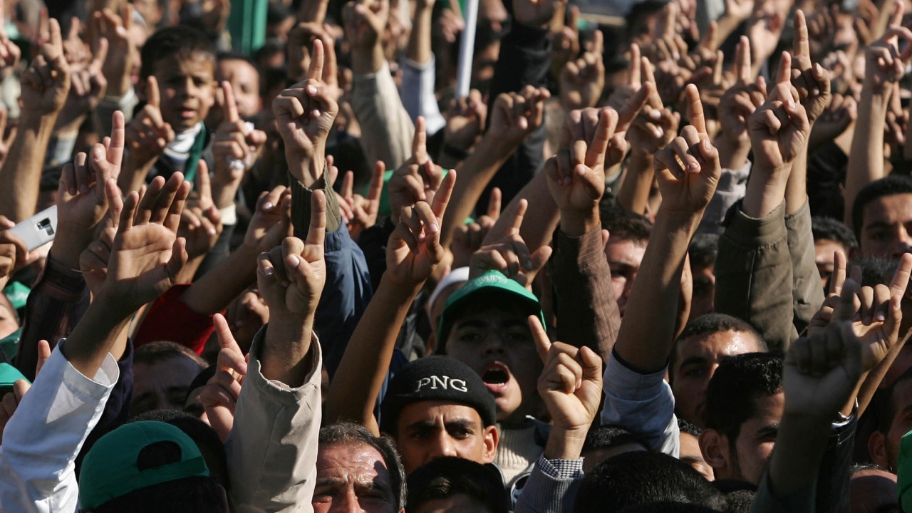 Председателят на иранския парламент: Протестите могат да дестабилизират страната
