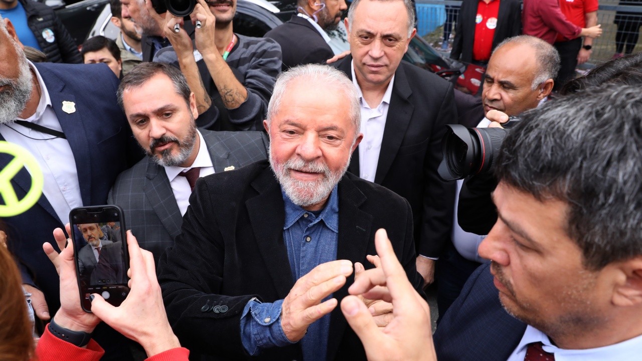 Лула да Силва със сериозна преднина на изборите в Бразилия