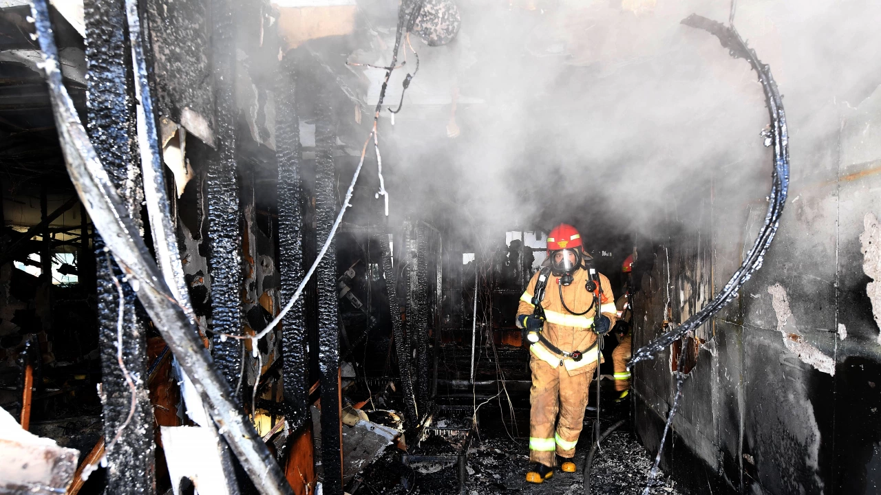 Пожар избухна днес в мазето на търговски център в южнокорейския