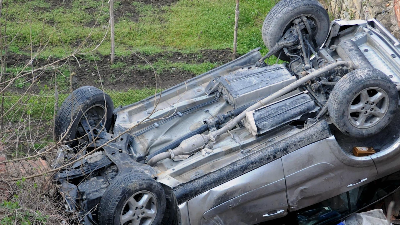 Автомобил самокатастрофира на автомагистрала Струма край Кочериново При пътно транспортното произшествие