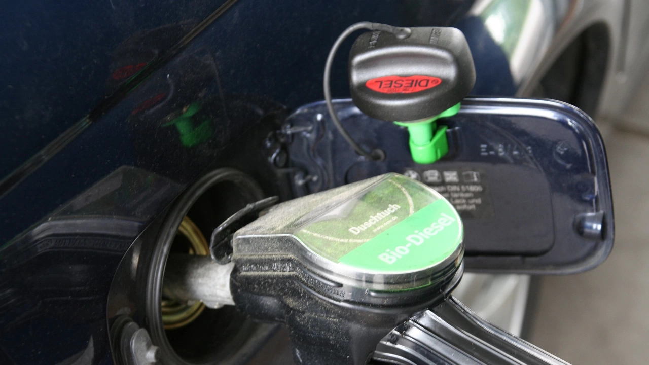 Защо цените на горивата у нас не поевтиняват темата коментира