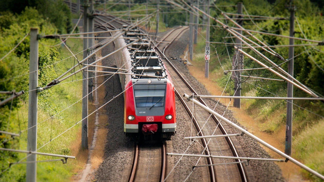 Германският железопътен оператор Дойче бан Deutsche Bahn повишава цените за