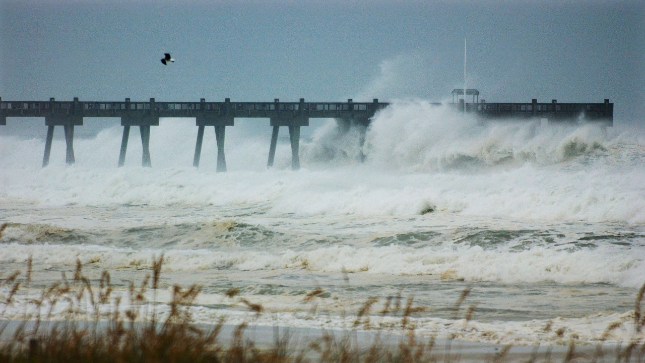Ураганът Иън достигна сушата в югозападната част на Флорида край