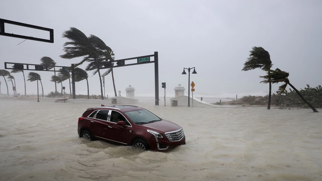 Ураганът Иън връхлетя със смъртоносна скорост щата Флорида и причини