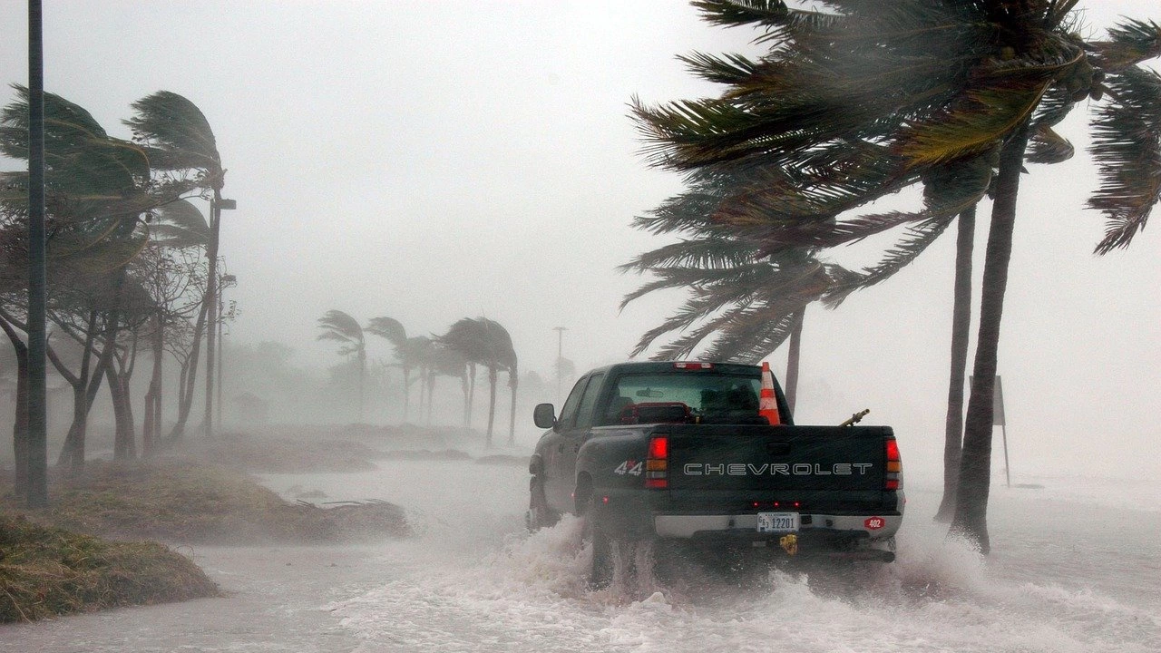 Увеличава се броят на жертвите на урагана Иън в Съединените