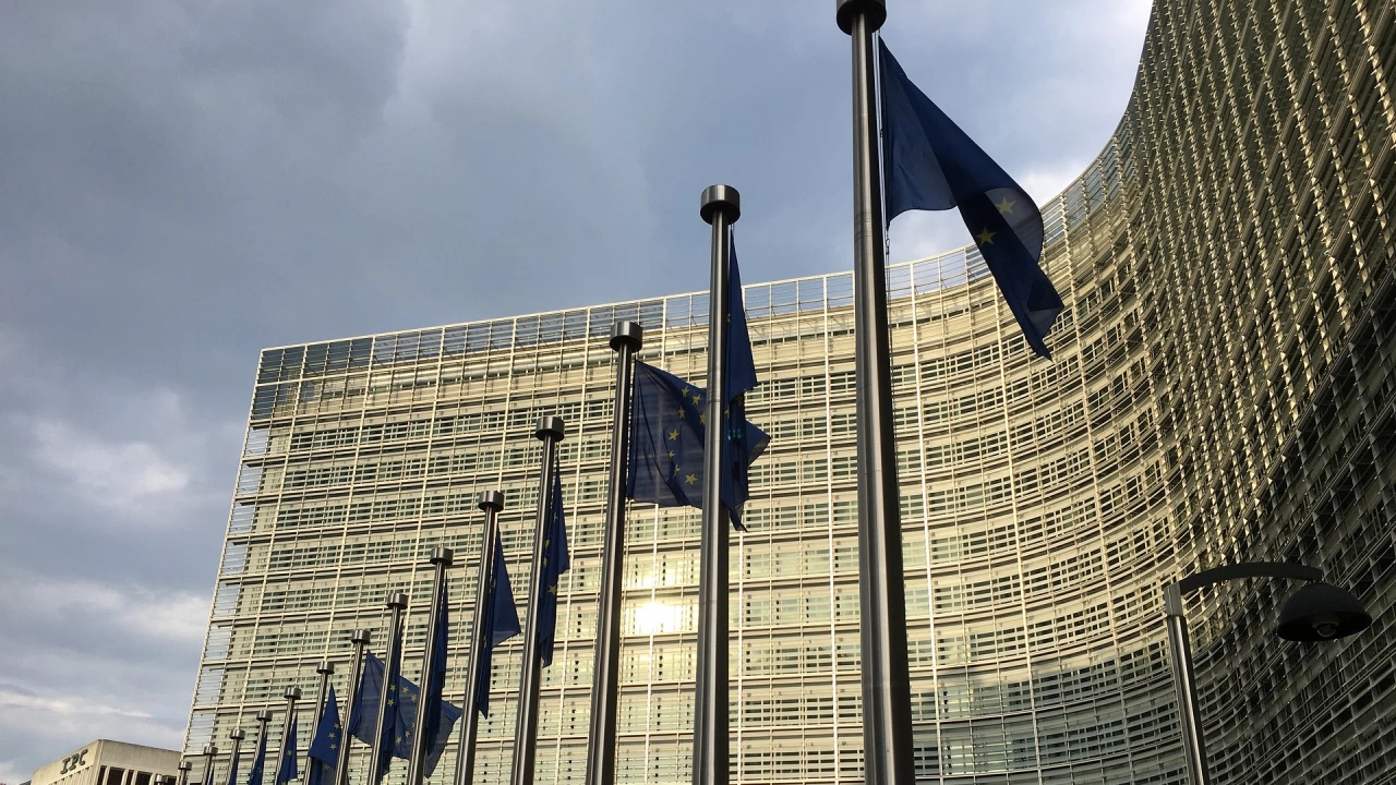 Европейската комисия представи днес допълнителни насоки, свързани с издаването на