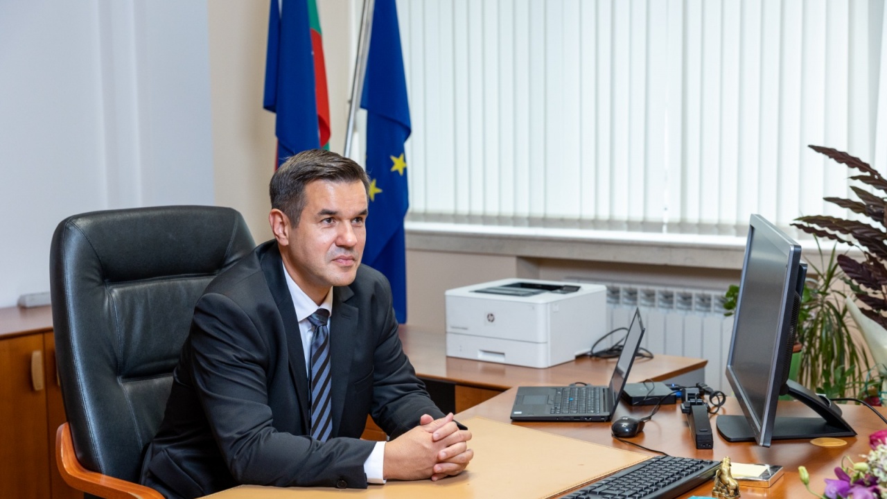 Министър Стоянов: Съвсем скоро в 10 от 10 автомобила в Европа ще има части, произведени в България