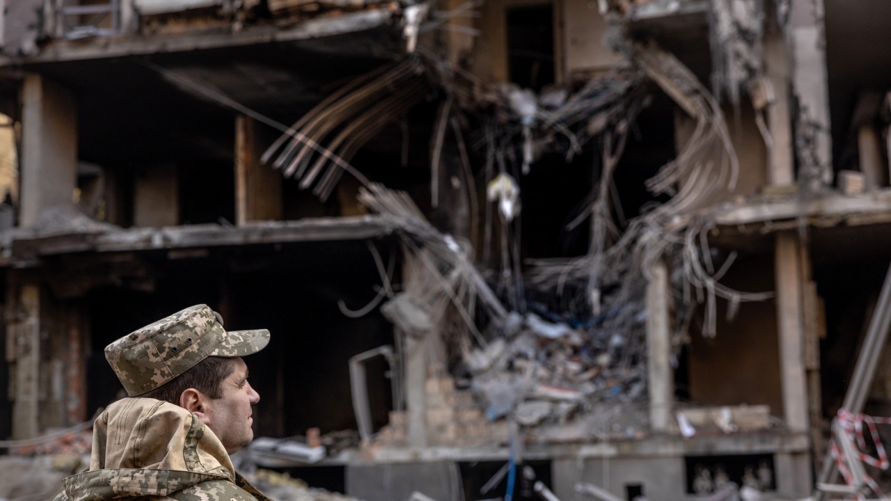 Най-малко 17 души са убити при ракетна атака в украинския град Запорожие