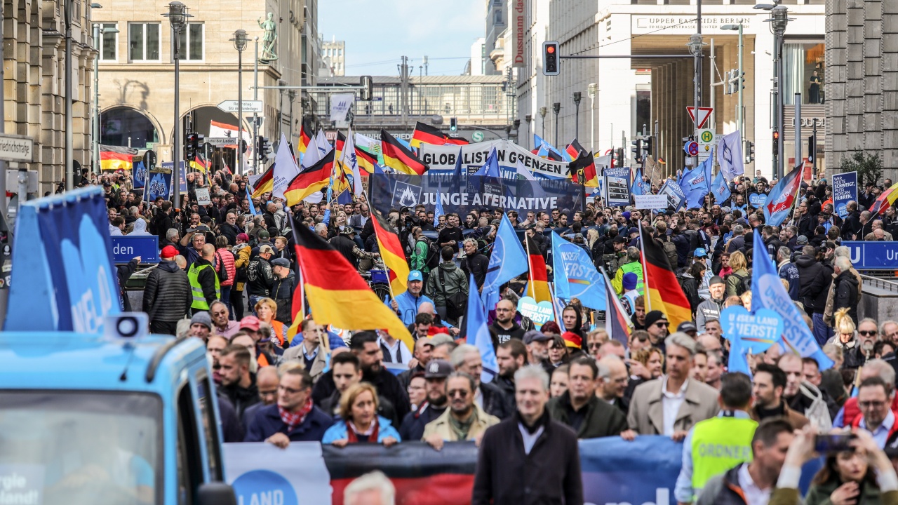 Хиляди протестираха в Берлин срещу високите цени на енергията и поскъпването на живота