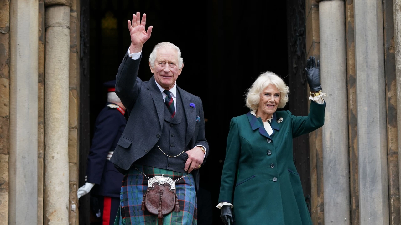 Крал и кралицата консорт Камила посетиха днес Шотландия за първата