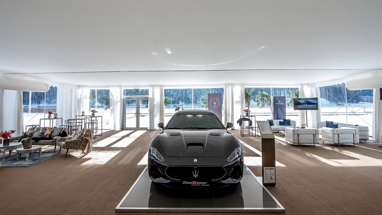 Италианският производител на луксозни спортни автомобили Мазерати Maserati открехна завесата