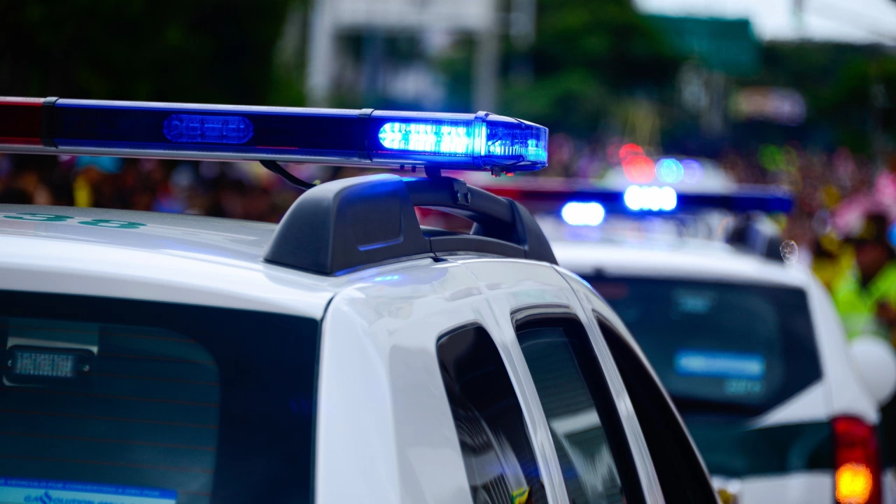 Деветгодишно момиче е пострадало при катастрофа в град Вършец съобщиха от полицията 23 годишен местен жител при