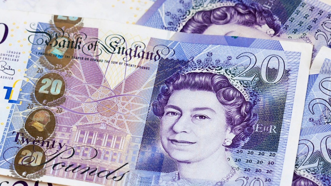Британската лира днес поевтиня спрямо долара прекратявайки възстановяването си от
