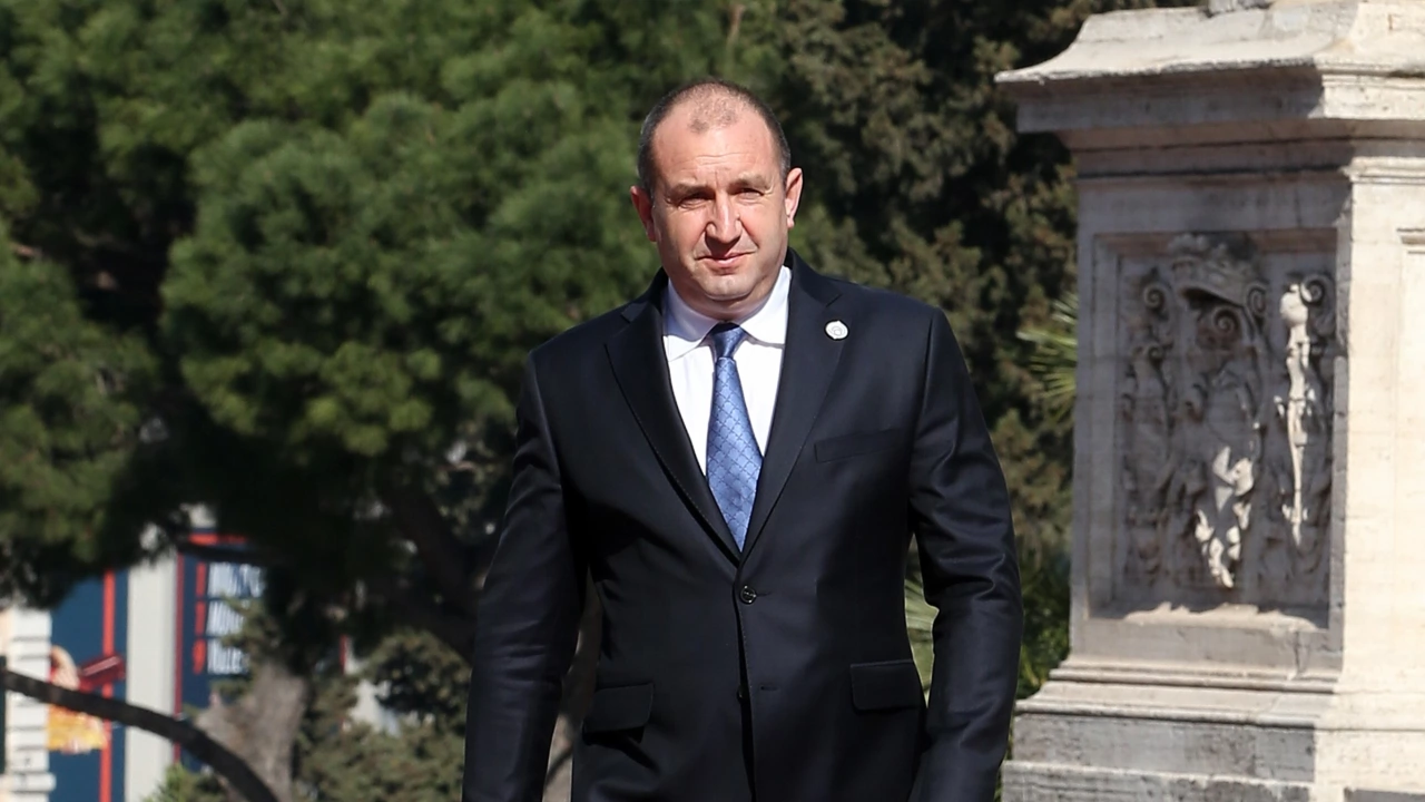 Президентът пристигна в Малта където ще се проведе срещата на