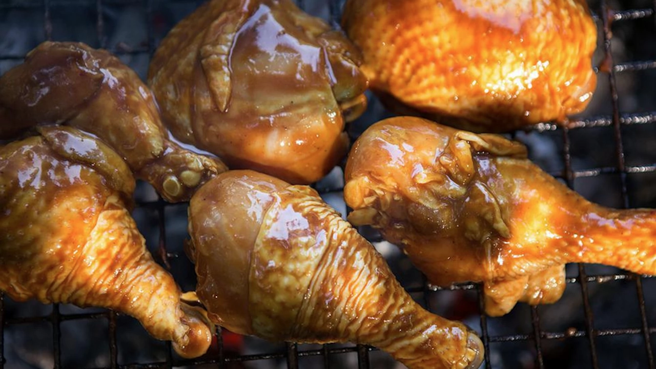 Готвенето на пиле в сироп срещу кашлица е не само