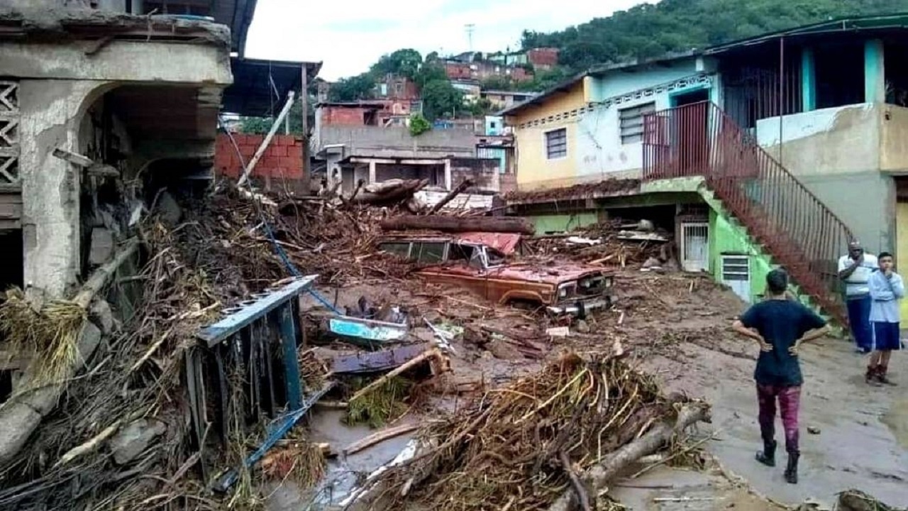 Расте броят на жертвите при водното бедствие във Венецуела
