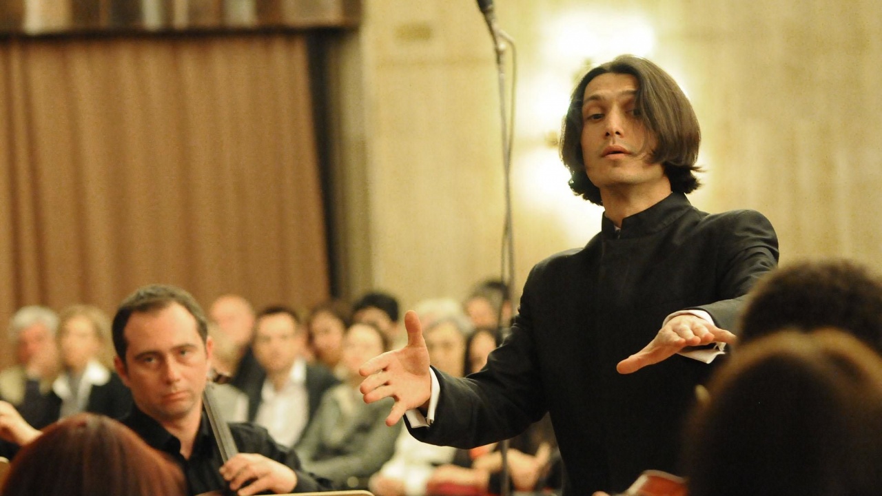 Преди две години, през 2020 година, световноизвестният  диригент Йордан Камджалов,