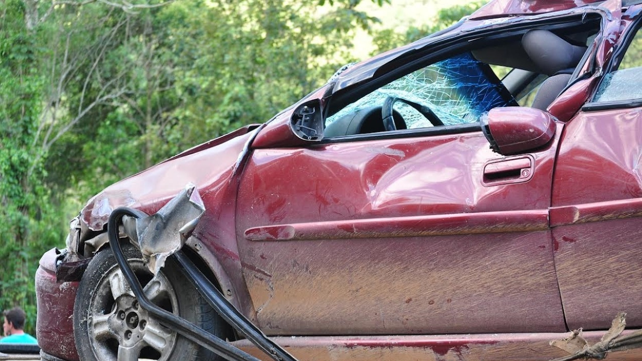Пияна шофьорка е катастрофирала в шуменското село Ивански, съобщиха от полицията в Шумен.
 Инцидентът е