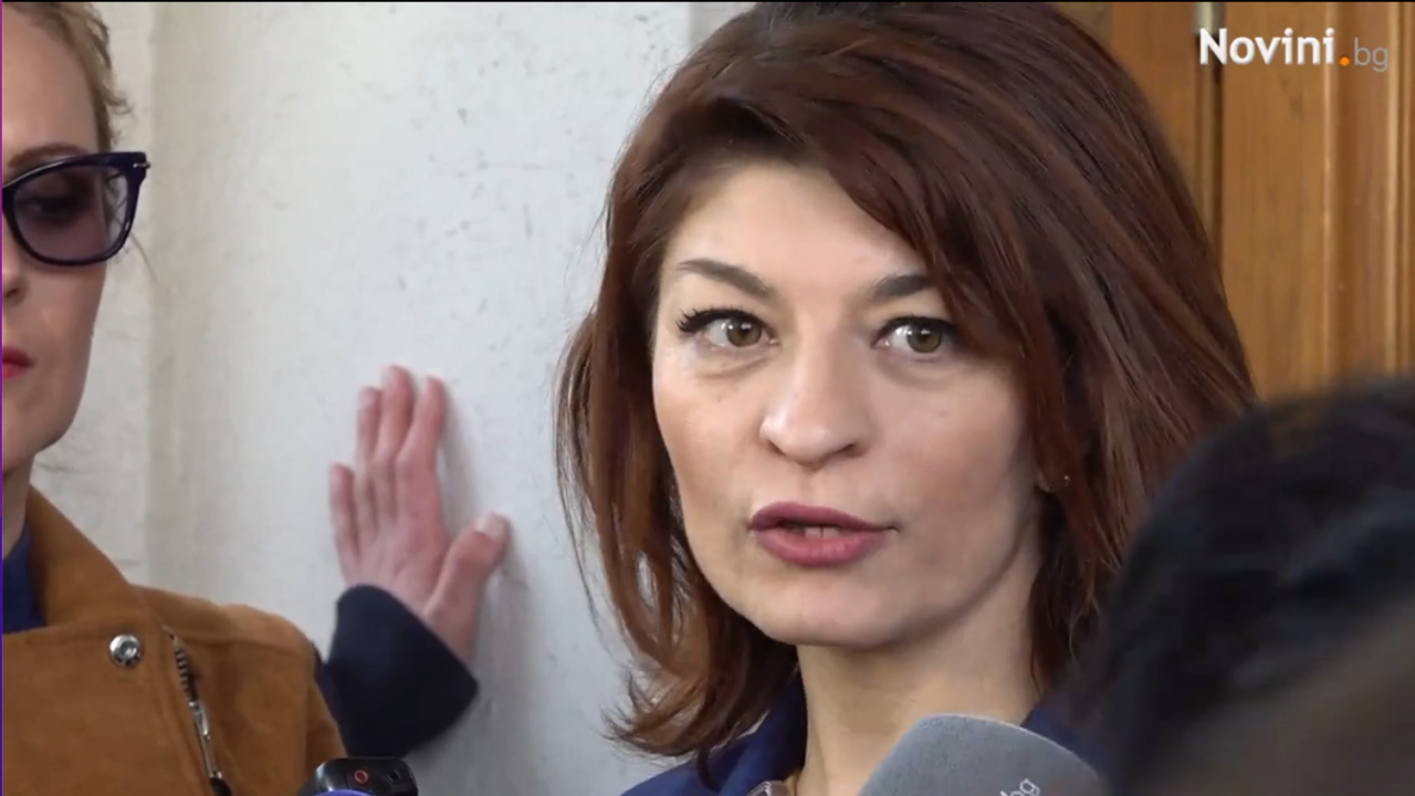 Десислава Атанасова: Избираме страната на Украйна и казваме "не" на агресията и войната