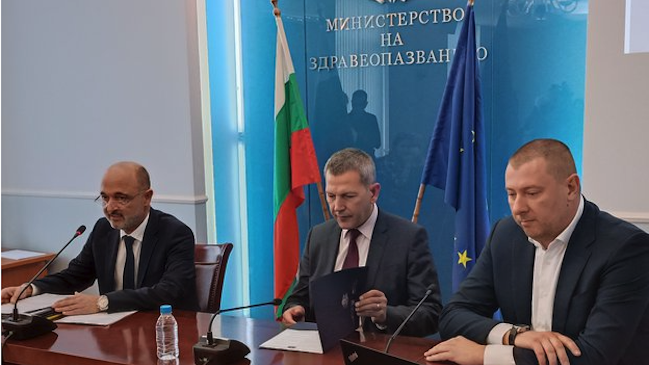 Министър Меджидиев: Новата система на свързаност между болниците и Спешна помощ ще заработи през следващата седмица