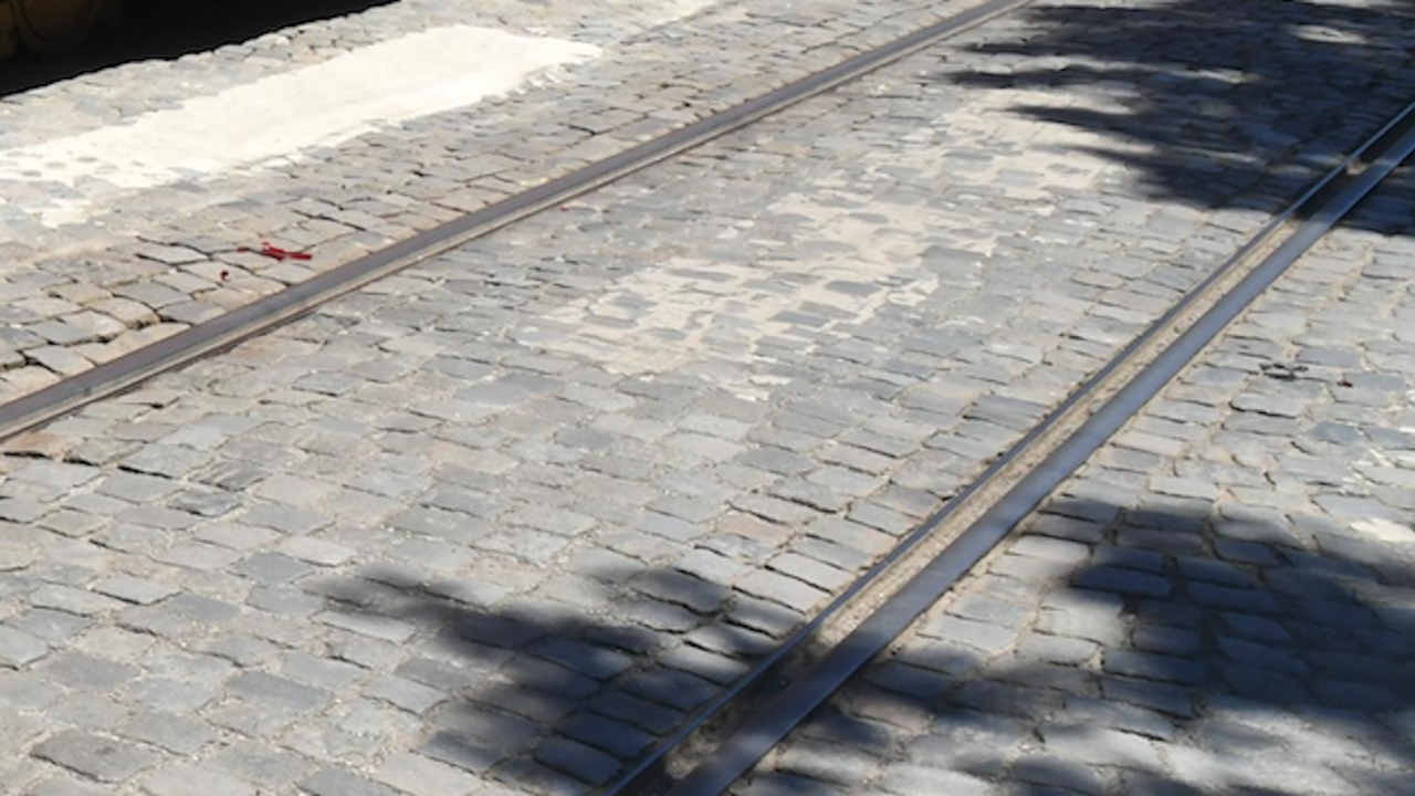 Ремонтират релсовия път по маршрутите на трамвайни линии № 4 и № 11