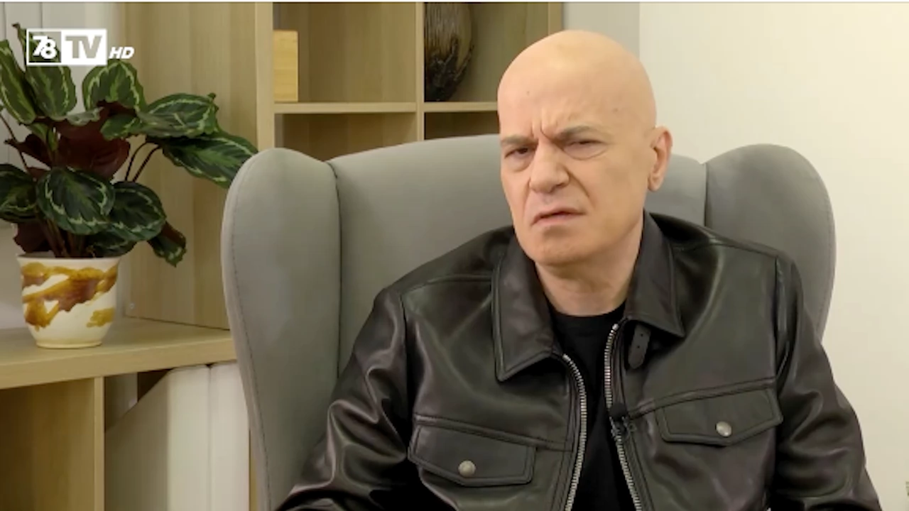 Слави Трифонов Станислав Тодоров Трифонов e български певец телевизионен водещ