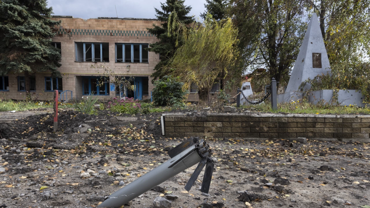 Пет взрива са били чути рано тази сутрин в украинския