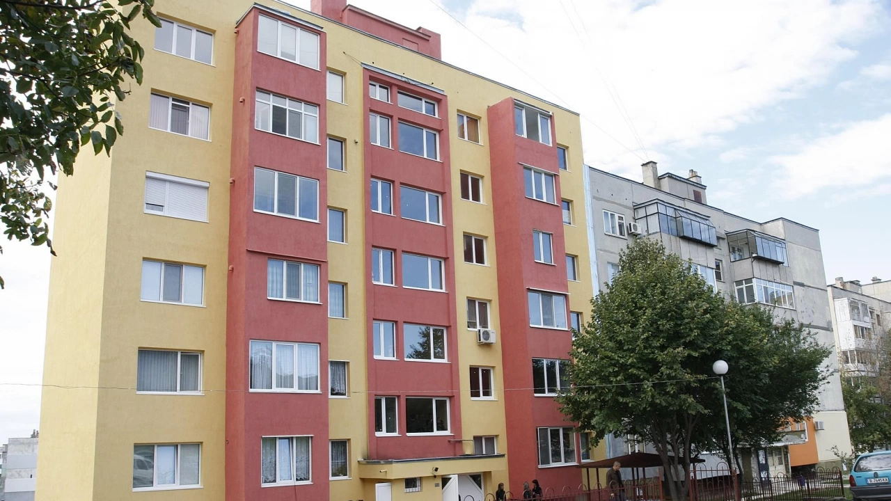 Три жилищни сгради в Хасково бяха санирани и спрямо тях