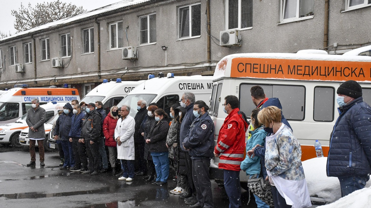 Медици от Спешната помощ в Пловдив протестират днес, тъй като