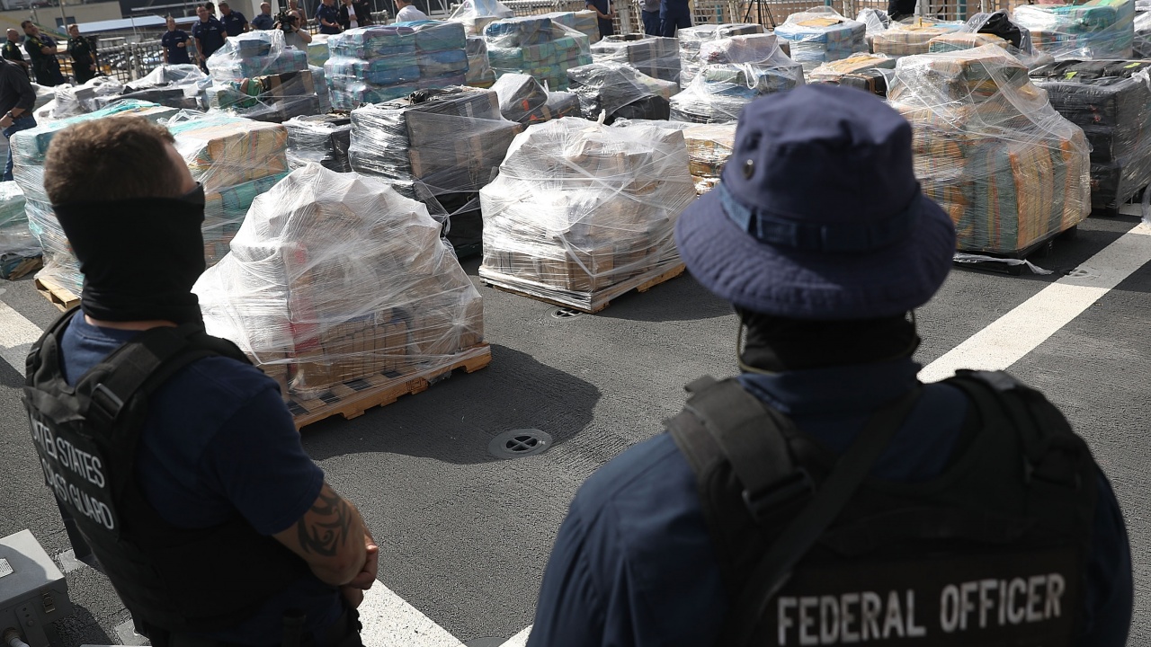 Повече от шест тона кокаин, идващи от Суринам, бяха открити