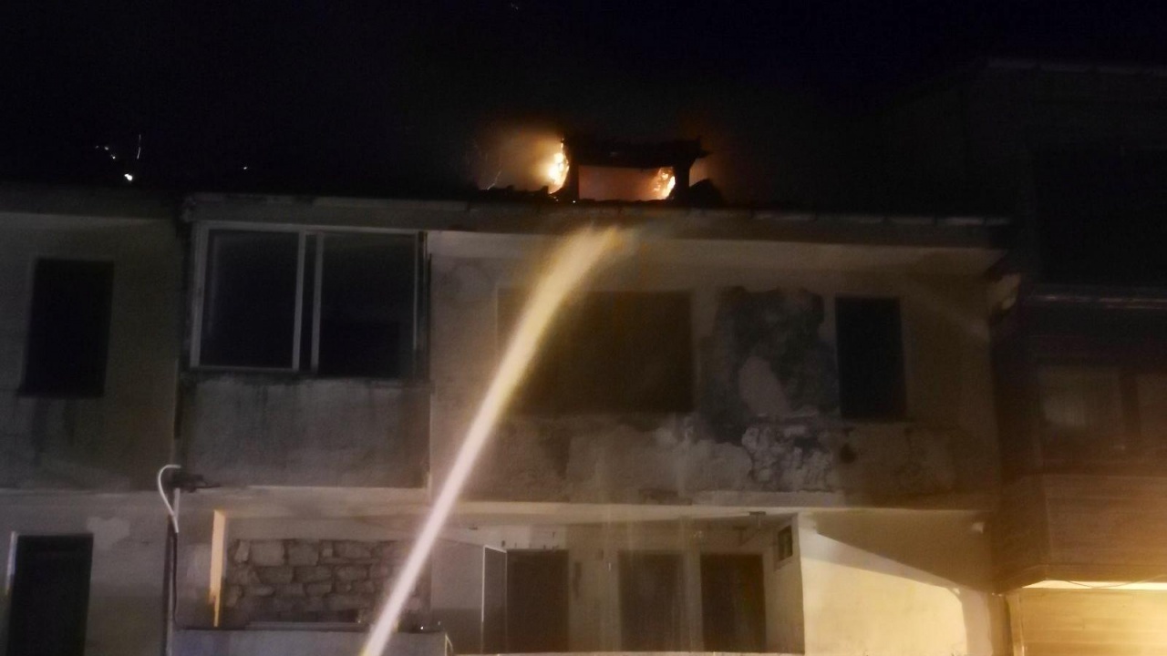 Пожар погълна апартамент в Пловдив