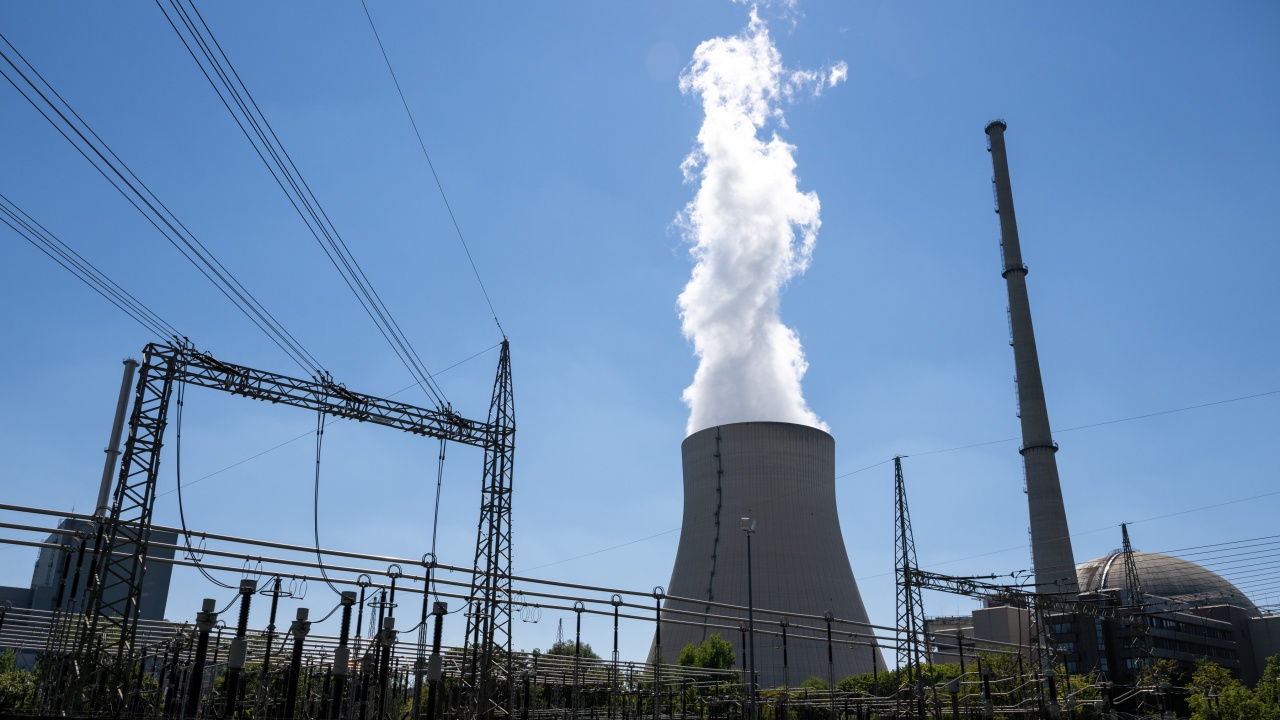Правителството в Берлин реши да удължи работата на три атомни електроцентрали