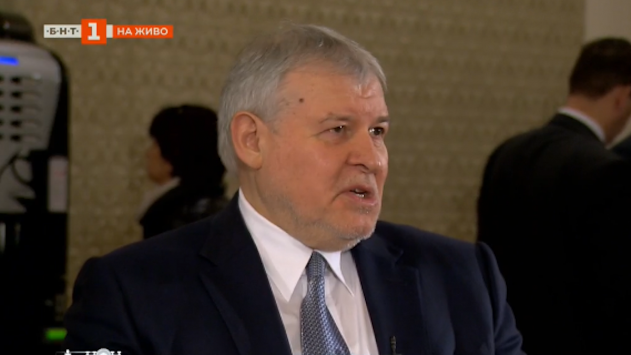 Румен Христов очаква днес да има нови номинации за председател на НС