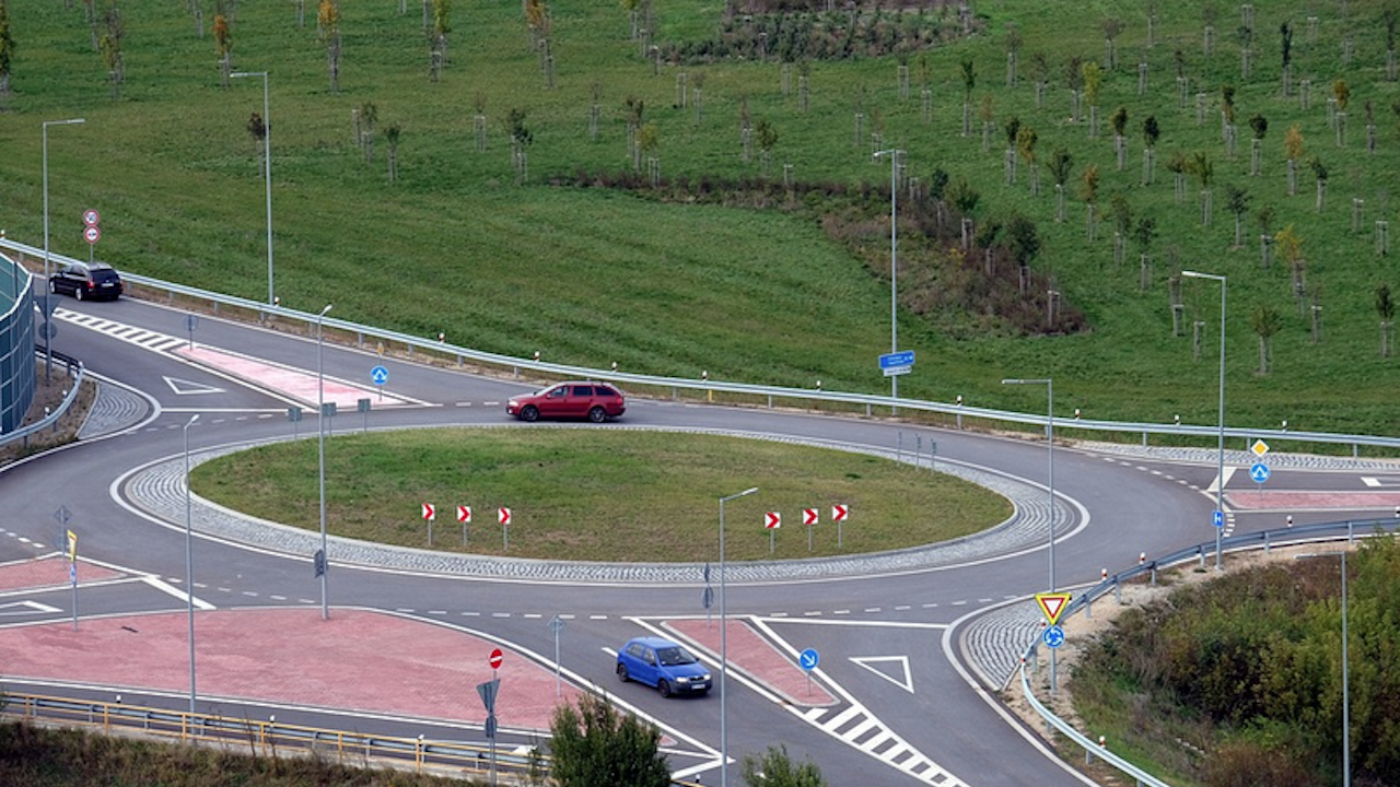 Ново кръгово кръстовище в Шумен вече е част от довеждащата инфраструктура на Индустриалния парк