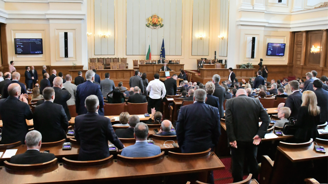 Депутатите изслушват министър Велкова във вторник