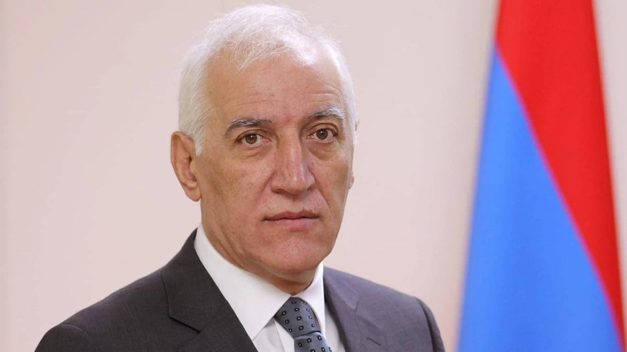 По покана на държавния глава на държавно посещение в България