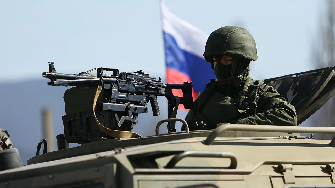 Русия е започнала да изтегля военни и бойна техника от