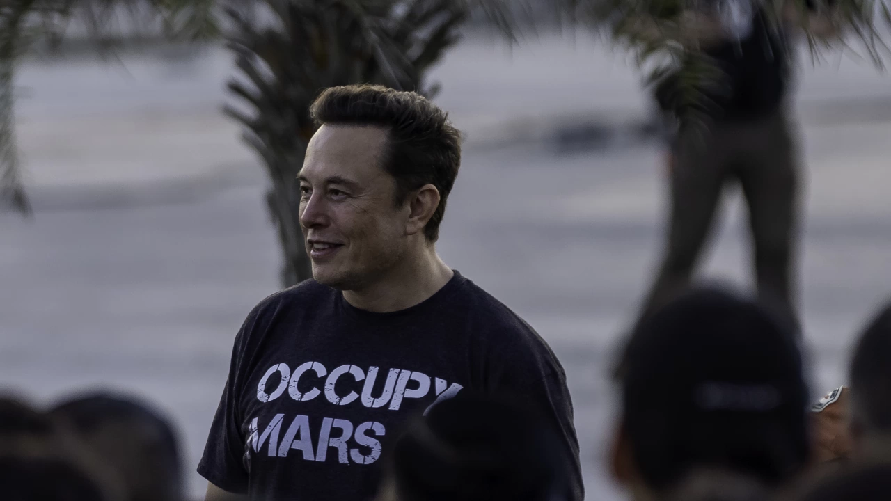 Главният изпълнителен директор на Tesla и SpaceX Илон Мъск Ѝлон