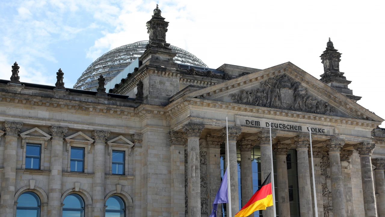 Германският парламент гласува временна отмяна на заложения по конституция таван