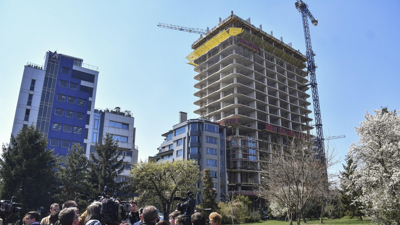 ДНСК да издаде заповед за премахване на строежа "Златен век" в столицата, настояват от инициативния комитет "Лозенец"