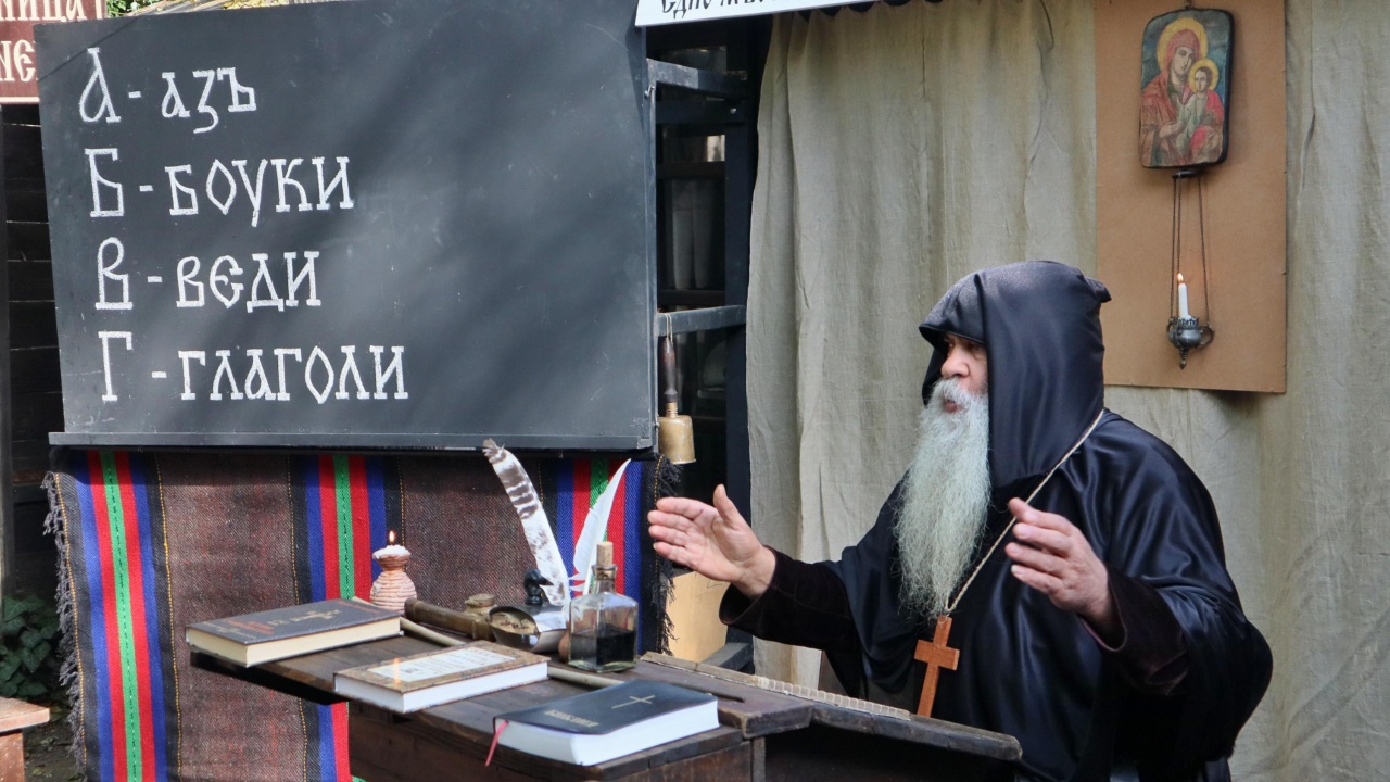 Плевенски будител сътвори уникален спектакъл