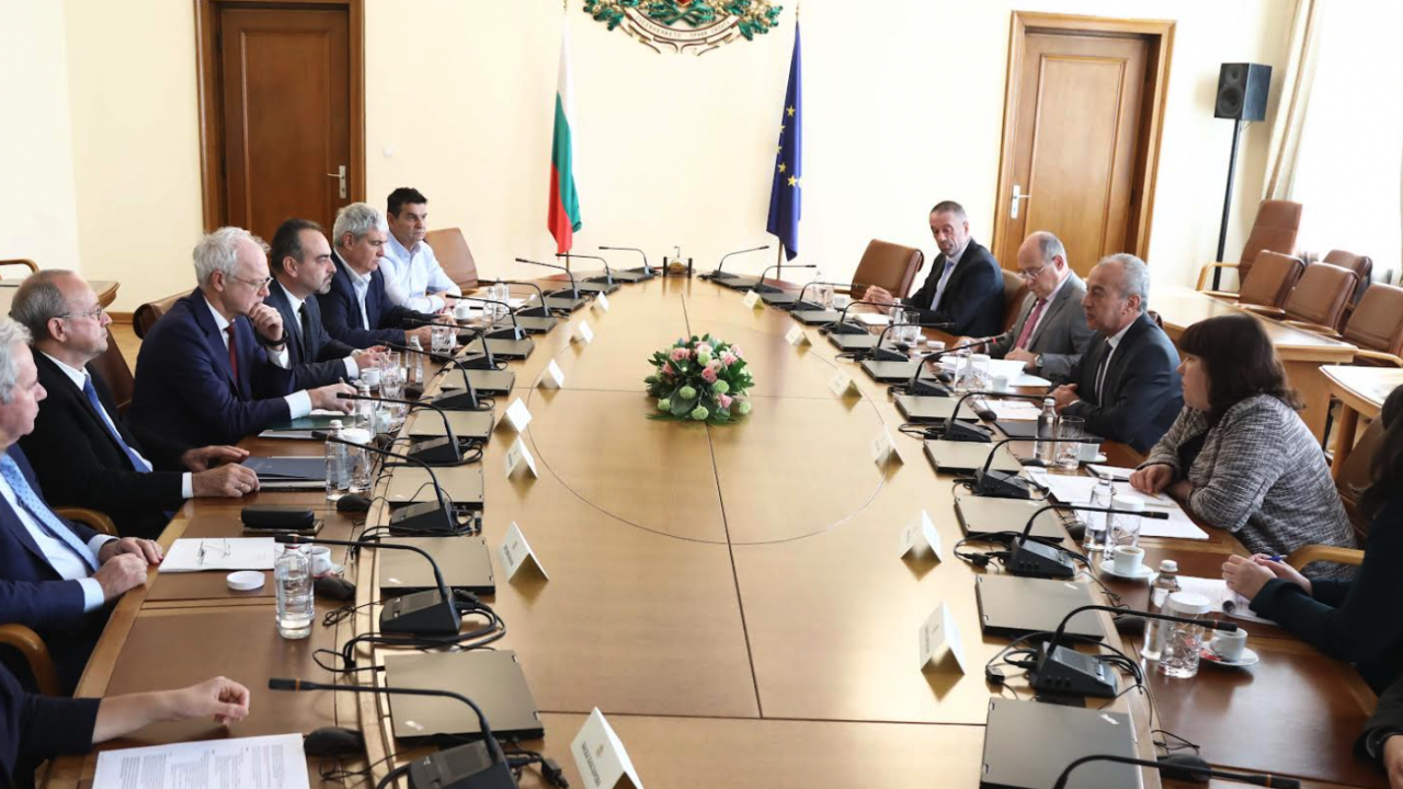Премиерът Донев проведе среща със социалните партньори
