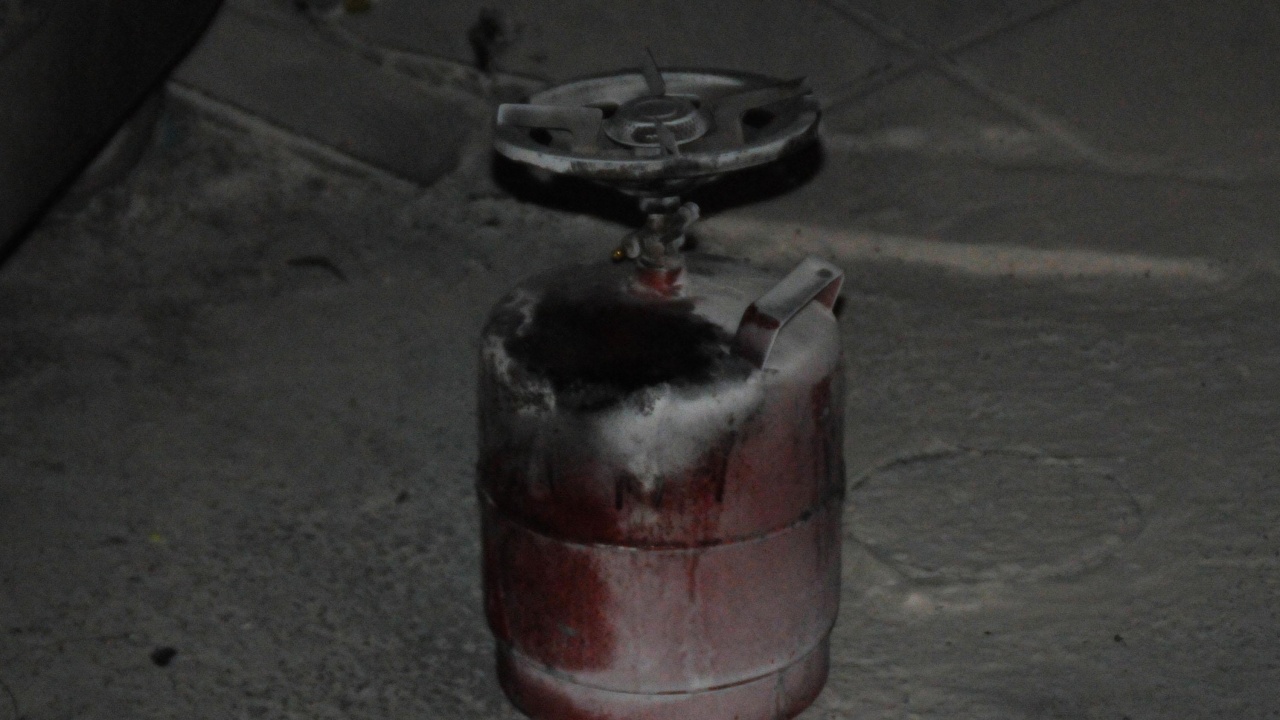 Газова бутилка гръмна и подпали жилищен блок в Пловдив